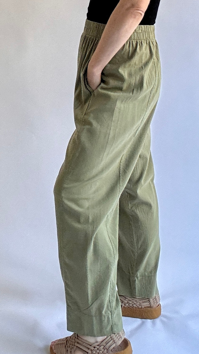 Women's olive ultra light weight travel perfect pull on elastic waist straight leg high waist pant