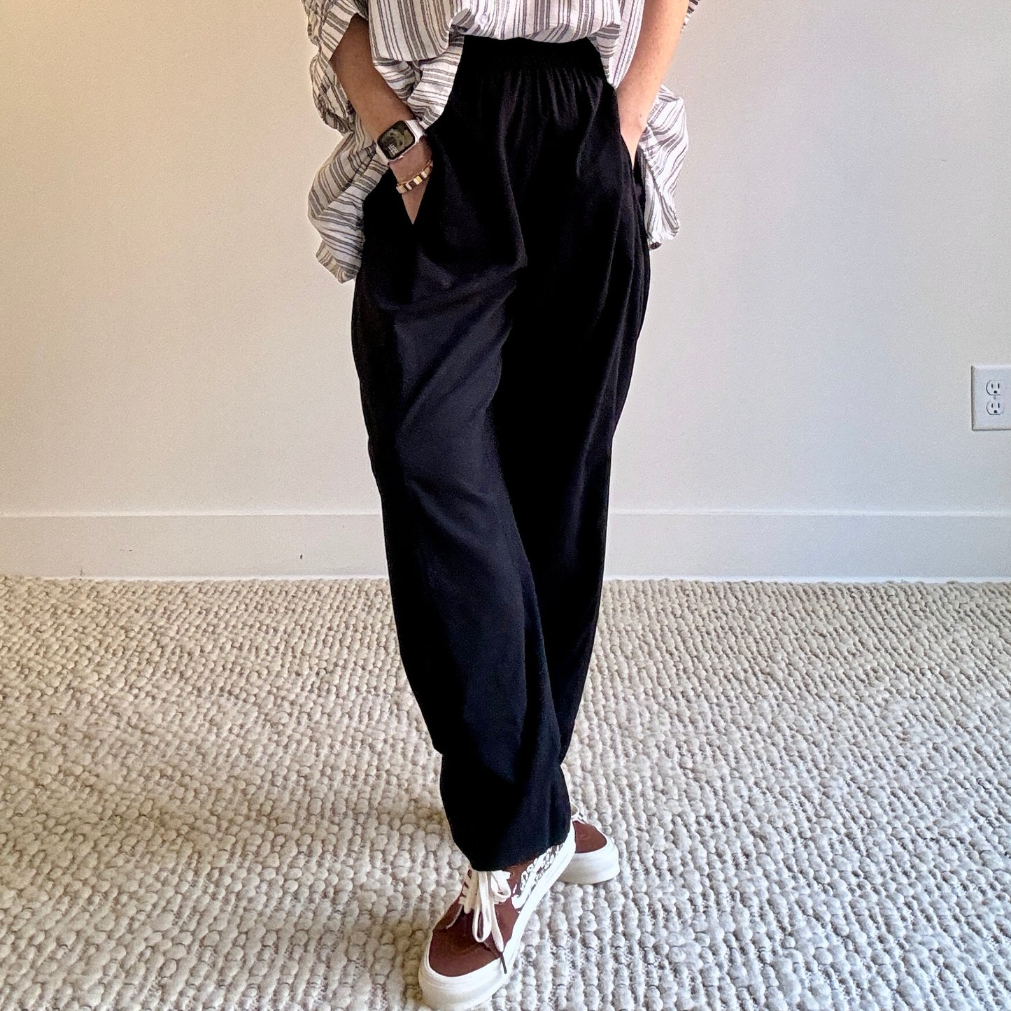 Women's black ultra light weight travel perfect pull on elastic waist straight leg high waist pant