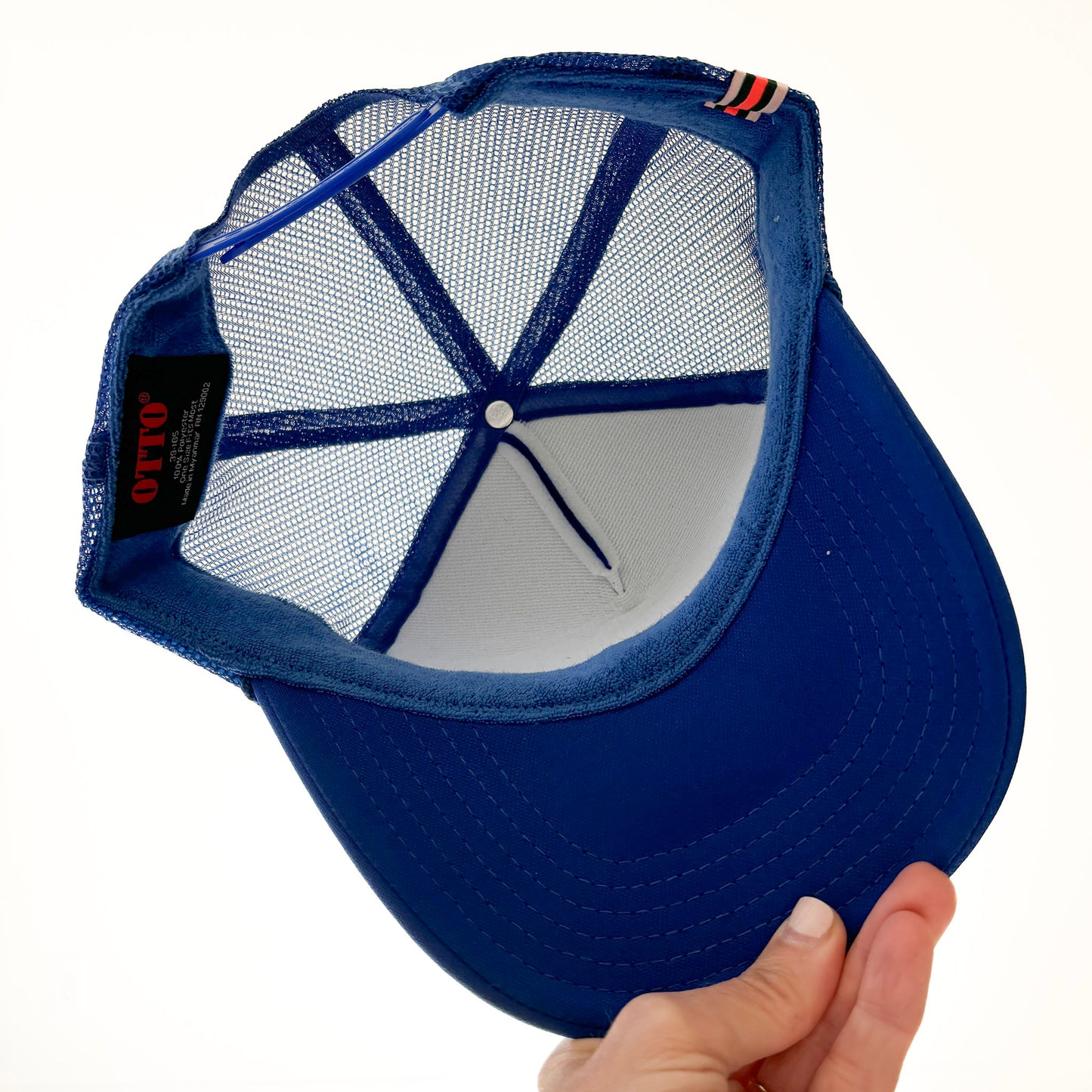 Women's blue snapback trucker hat with gators ivory pearl print