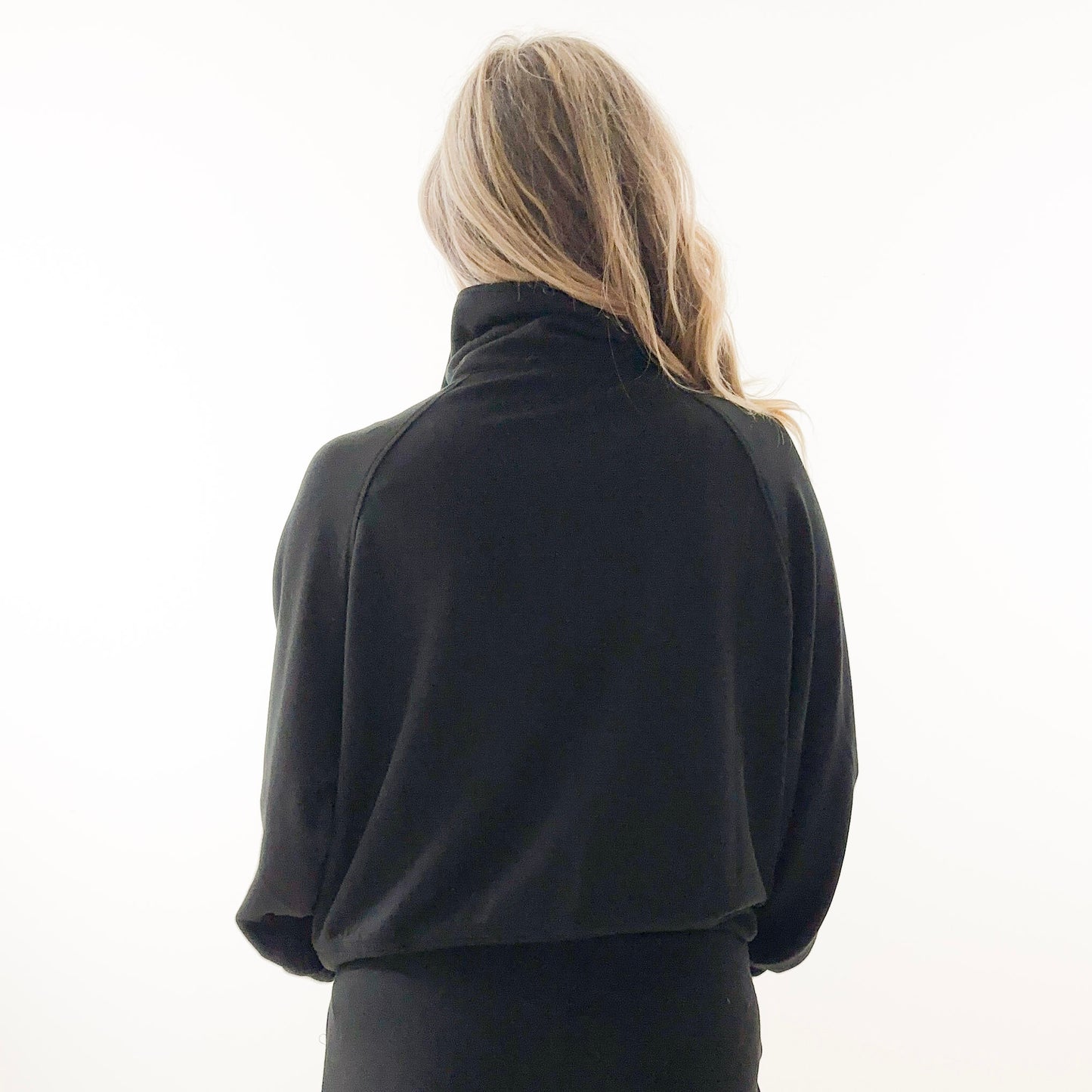 Lightweight Ultra Soft Scuba Fabric Quarter Zip Pull Over