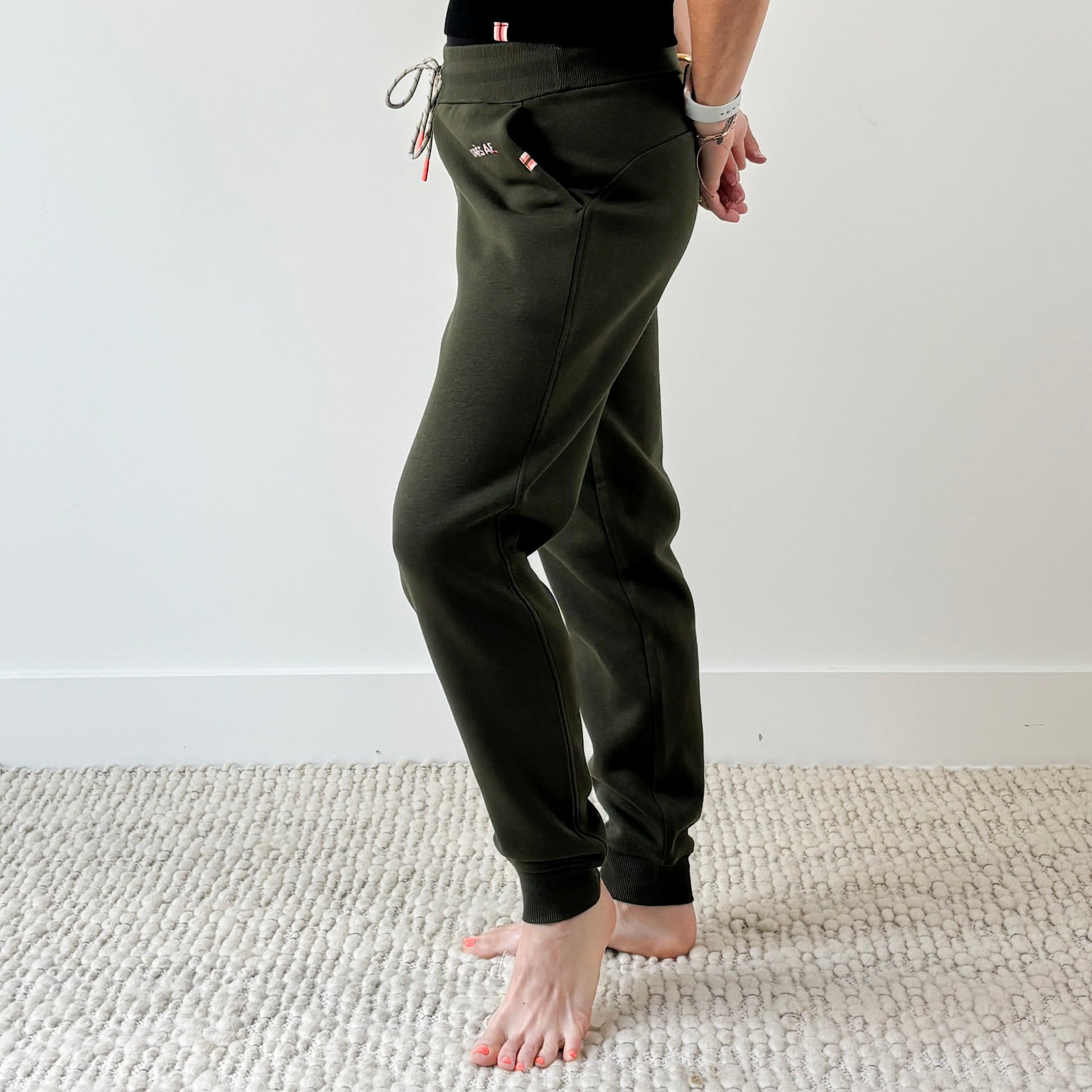 Dark Green Apres AF embroidered women's cozy fleece slimfit jogger sweatpant